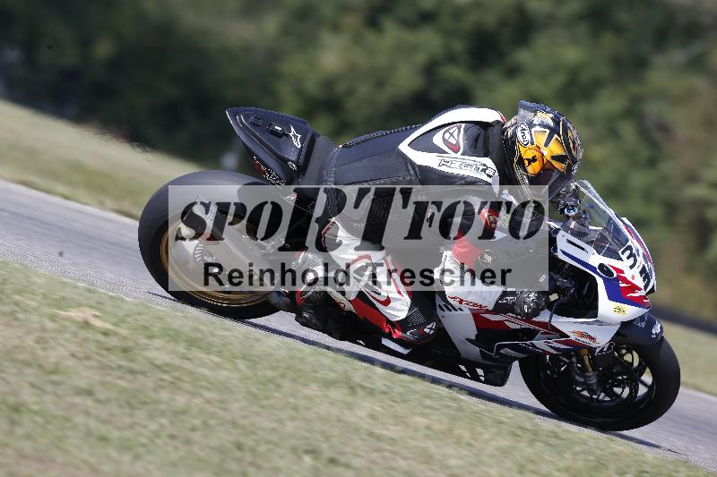 Archiv-2025/49 26.08.2025 Cornu Master School ADR/rot-rouge/32